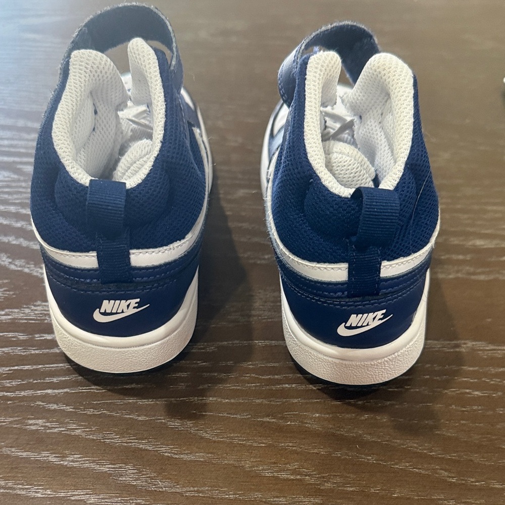 Nike Kids Navy and White Sneakers - Picture 5 of 5